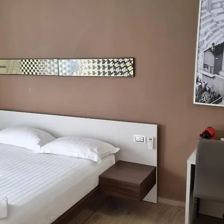 Mama בית הארחה 3*